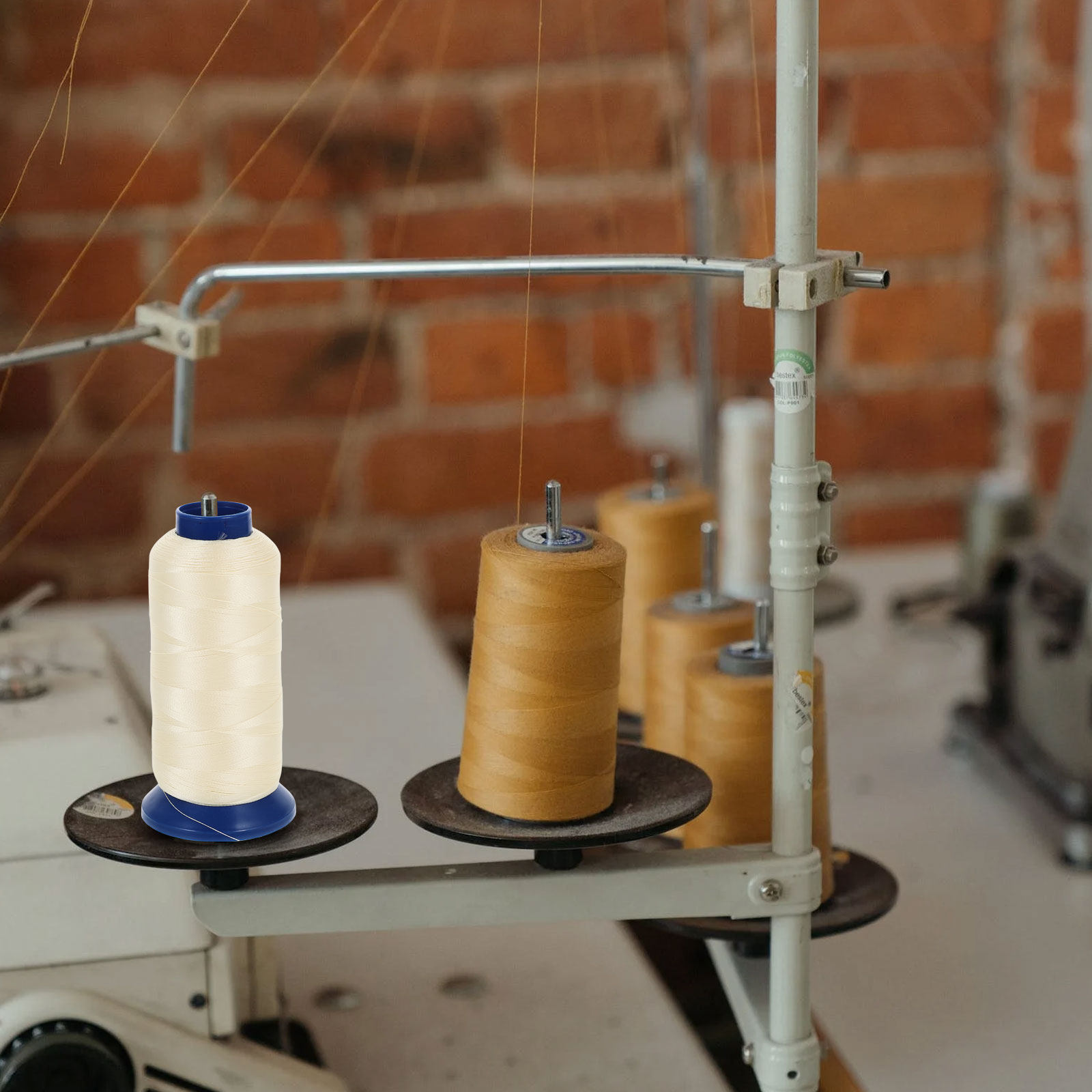 Sewing Knit - خيط خياطة مضيء أزرق فاتح بطول