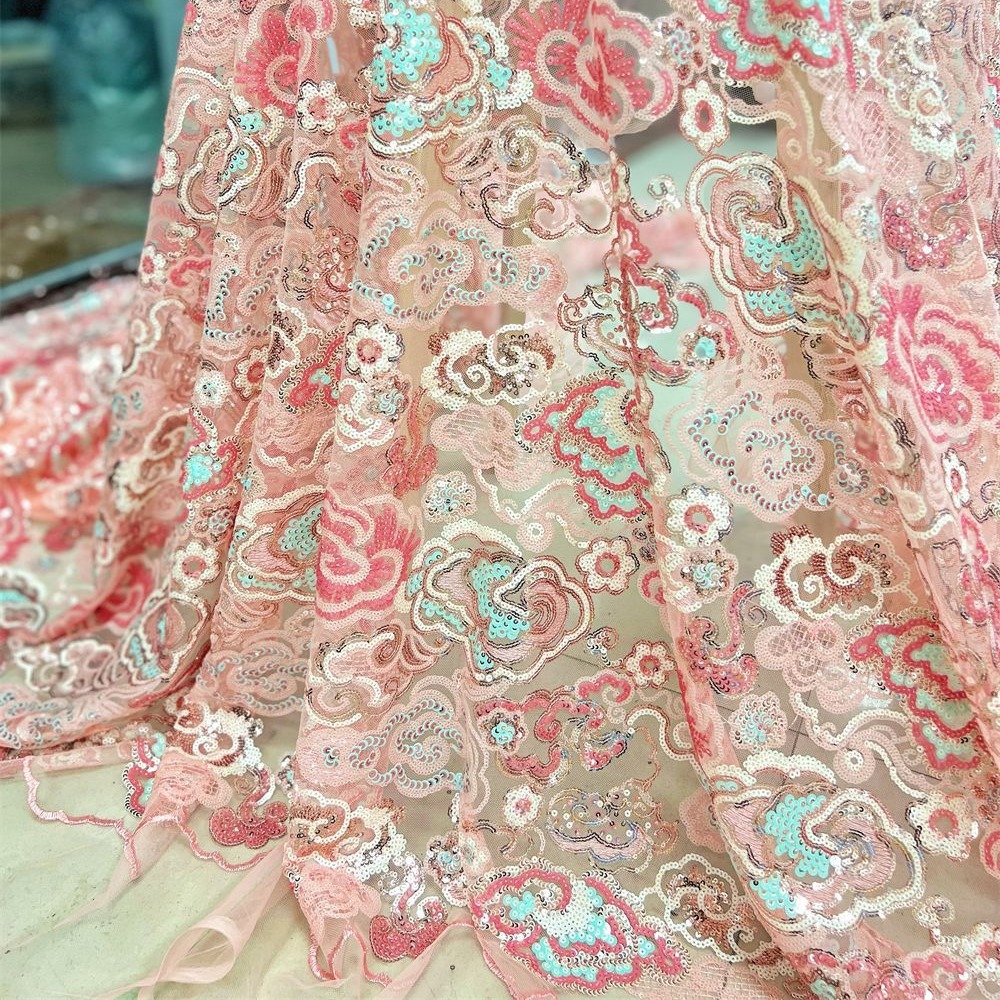 قطعتان من قماش الدانتيل المطرز - مراجعة Sewing Embroidery Fabric وسعره